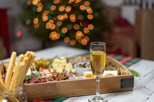 Creating the Ultimate Holiday Wine and Cheese Pairing | Cheers to the Holidays